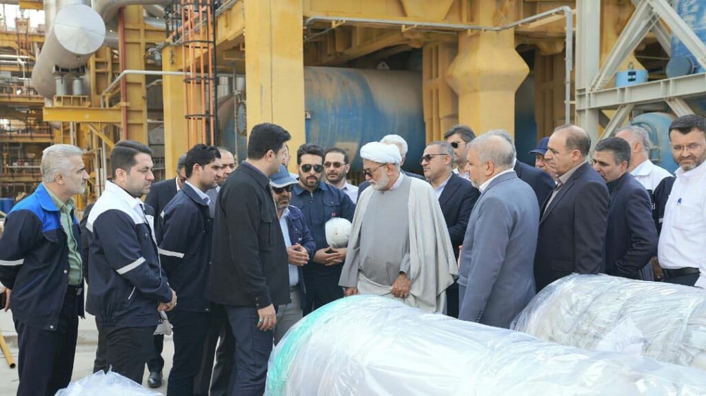روز پرکار مدیرعامل و اعضای هیئت مدیره صندوق ذخیره فرهنگیان در عسلویه؛ تأکید بر تسریع در تکمیل و بهرهبرداری از پروژهها و افزایش پایدار تولید+تصاویر 66 WhatsApp Image 2025 12 14 at 15.13.54