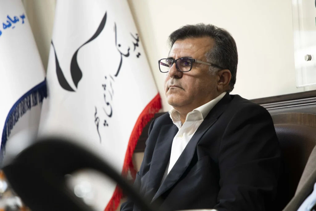 با حضور رئیس هیئتمدیره هلدینگ پتروفرهنگ؛ مراسم معارفه سرپرست شرکت انرژی سپهر برگزار شد 39 18